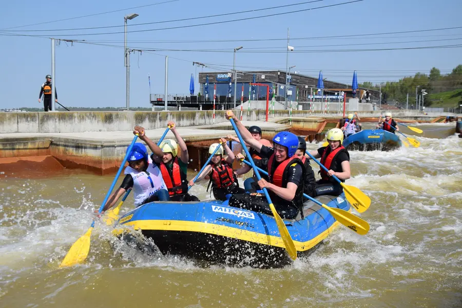 Beim MITGAS Schüler-Rafting treten Schul-Teams aus Sachsen, Sachsen-Anhalt und Thüringen gegeneinander an