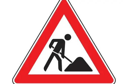 Ein Schild weist auf Bauarbeiten hin.