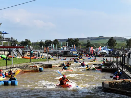 Beim Paddelfestival können sich Kanusportler nach Herzenslust austoben