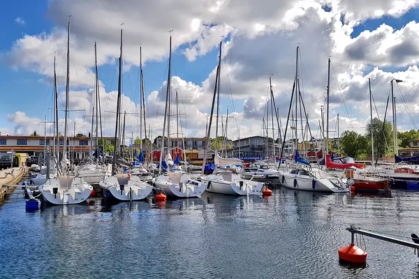 Hafen am Cospudener See Schiffe im Hafen am Cospudener See